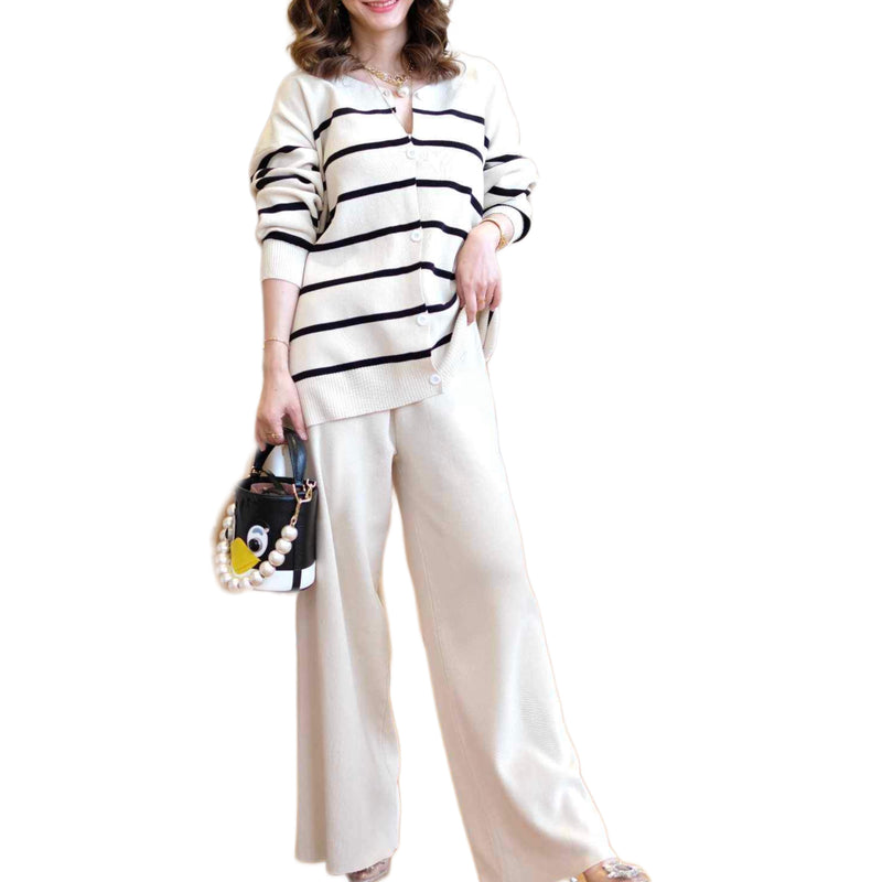 LONG SLEEVES & PANTS SET : V CUT WITH BUTTONS & HORIZONTAL STRIPES